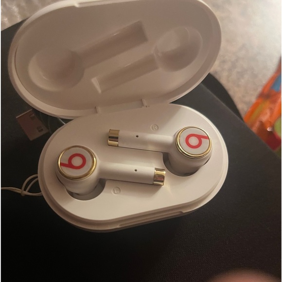 White with red trim Beats by Dre earbuds